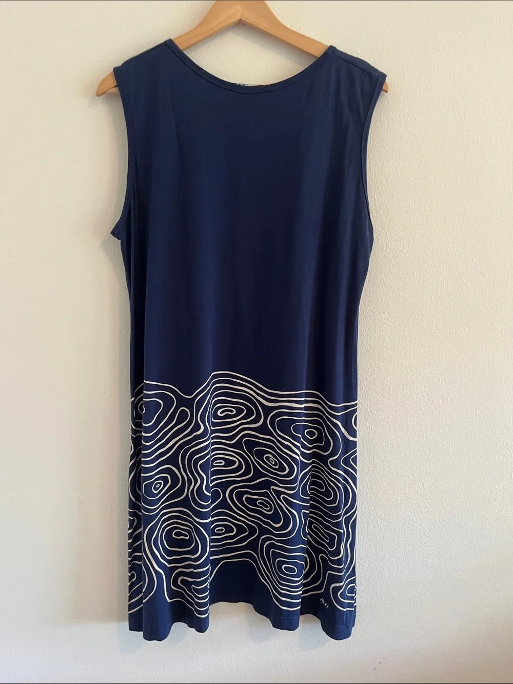 Navy Sleeveless Midi Dress with White Abstract Hem Print